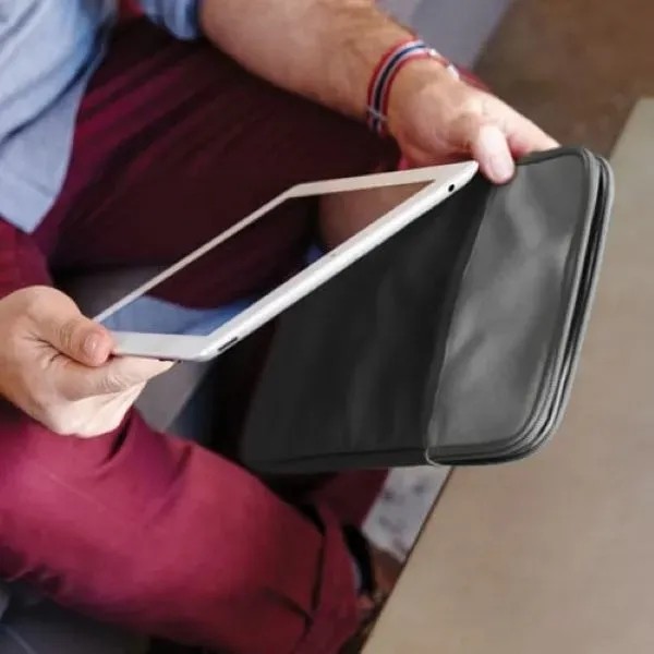 TABLET READER SLEEVE - IPAD for